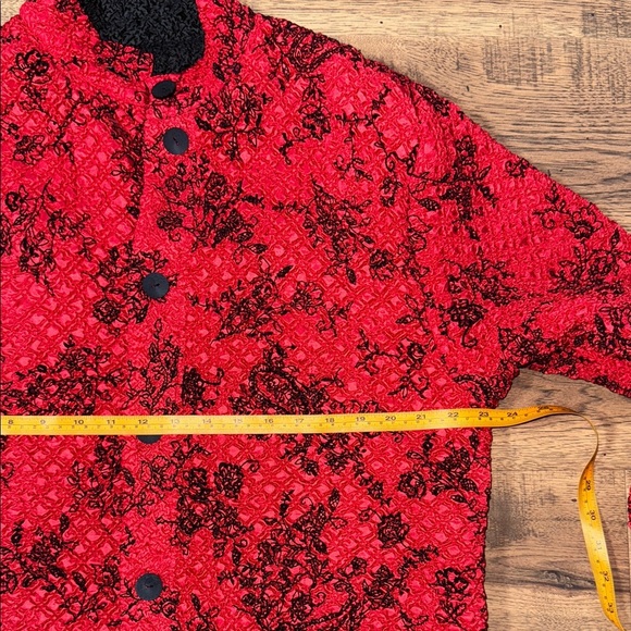 Red and Black Patterned Jacket - Picture 10 of 13